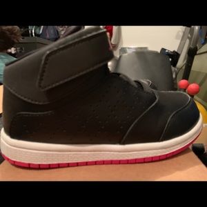 Jordan - black and pink kids 9c